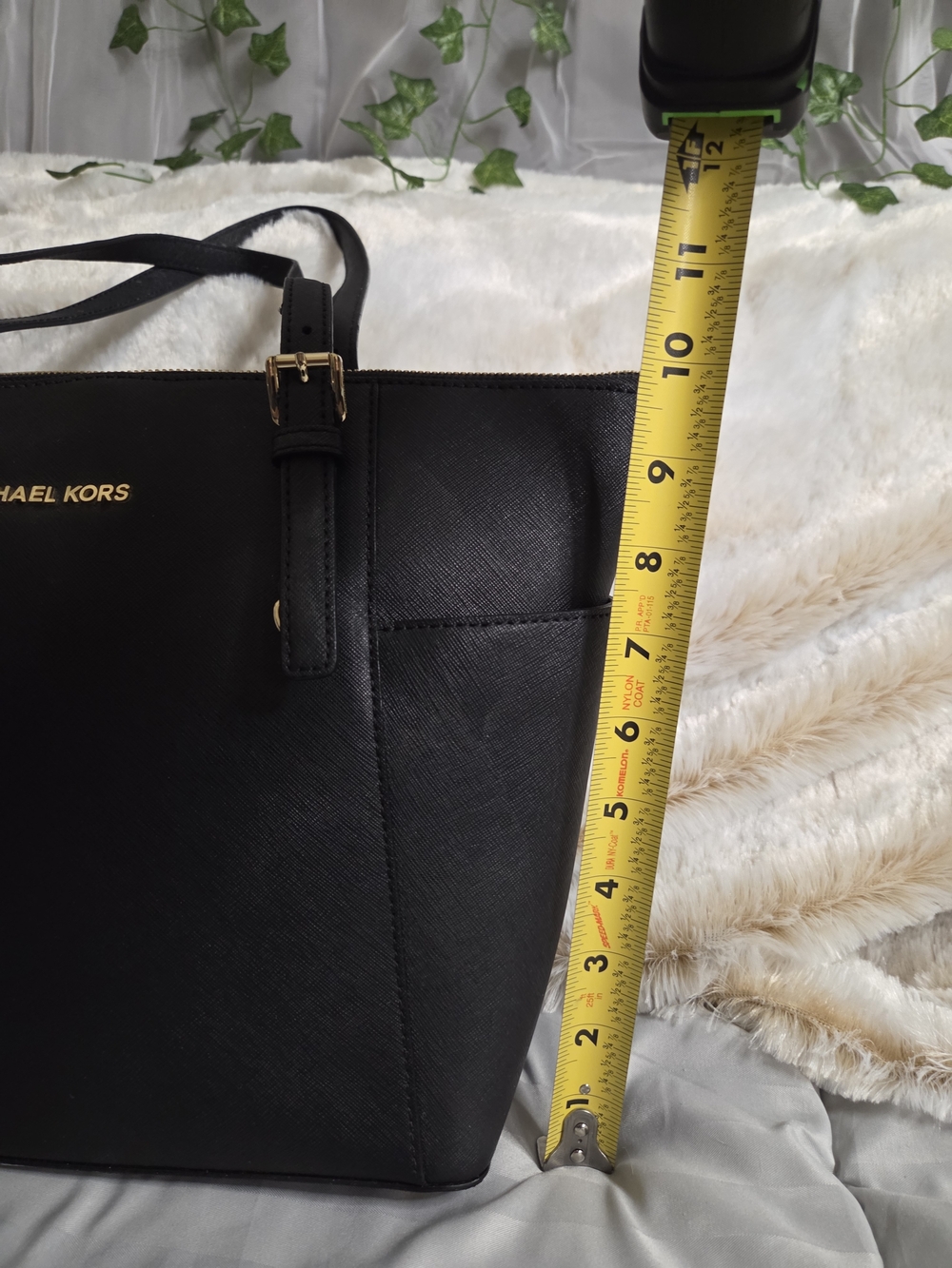 Michael Kors Charlotte Large Top Zip Tote - Picture 14 of 16